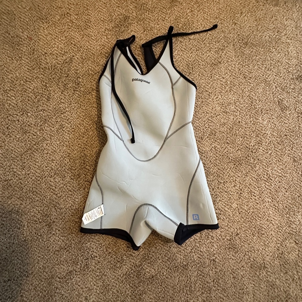 Patagonia sz8 wetsuit shorty with tie “R” - Picture 6 of 7